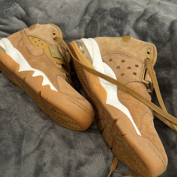 Nike
Air Force Max PRM "Flax" Sneakers (2017) - Picture 7 of 9